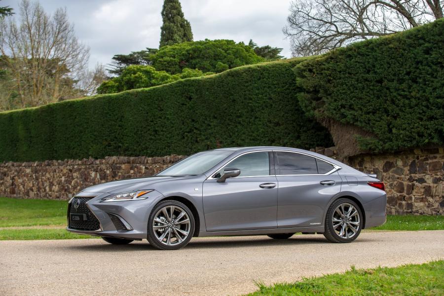  Lexus ES300h F-Sport 2019 года  (AU) (фото 11 из 12)